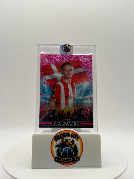 Topps Premier League 2026/27 - Brentford - Mikkel Damsgaard Flying The Flag 089/399